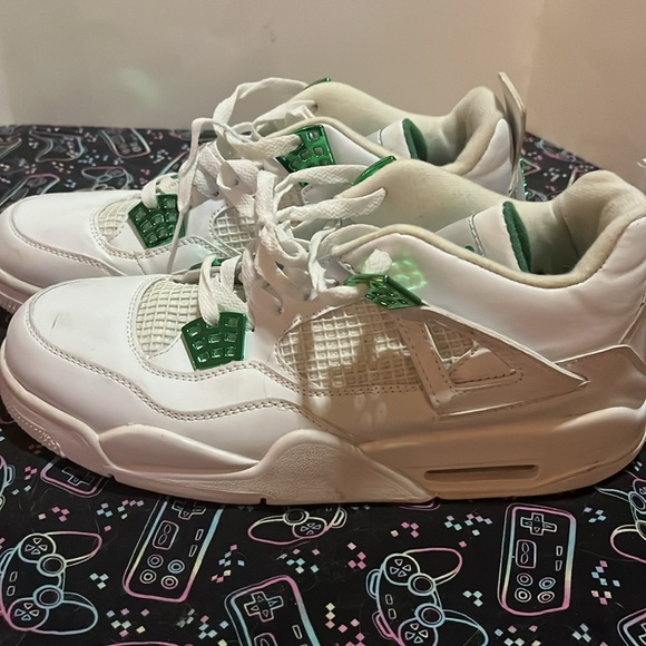 Air Jordan Size 11 2020 Nike Air Jordan 4 Retro Metallic Pine Green White Shoes - Picture 2 of 9